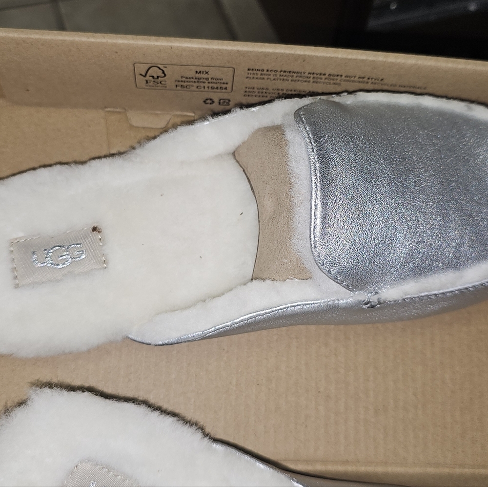 UGG Lane Metallic Silver Slippers Size 7 - Picture 2 of 11